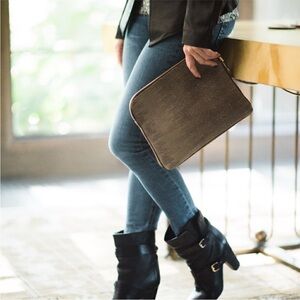 India Hicks Island Gecko Insider Pouch Clutch Bag